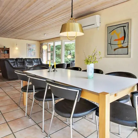 Ferienhaus Alina - 1km From The Sea By Interhome